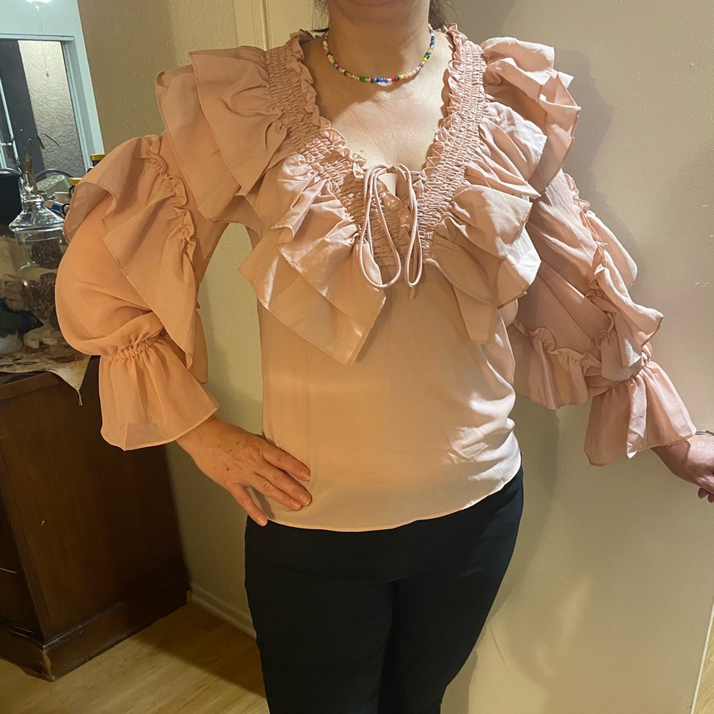 Unique chic long sleeved ruffled blouse